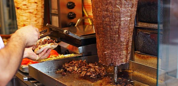 Tərtərdə iki nəfər dönərdən zəhərlənib