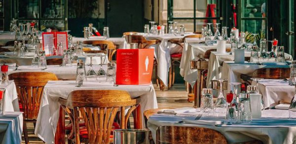 İtkin kimi axtarılırdı - Restoranda ölübmüş