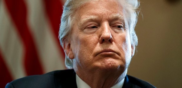 Tramp: Hörmüz boğazını minalardan təmizləməyə başlayırıq