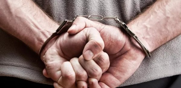 Yüksək maaşlı iş təklifiylə dələduzluq edənlər tutuldu