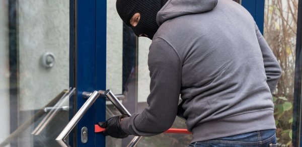 Bakıda marketlərdən oğurluqda şübhəli bilinən 5 nəfər saxlanılıb