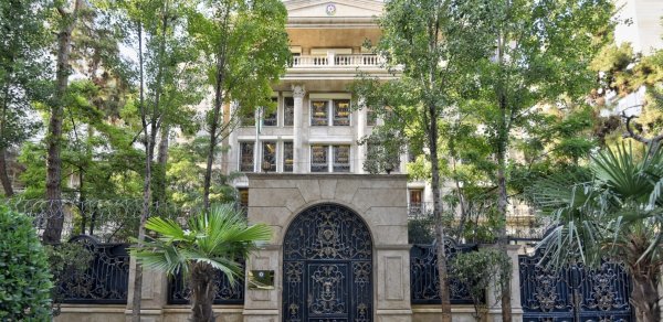 Azərbaycanın İrandakı səfirliyi fəaliyyətini bərpa edib