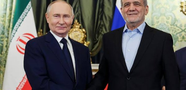 Putin Pezeşkianla telefonla danışdı