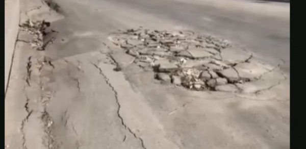 ️Sabunçu körpüsündə yol çökdü - VİDEO