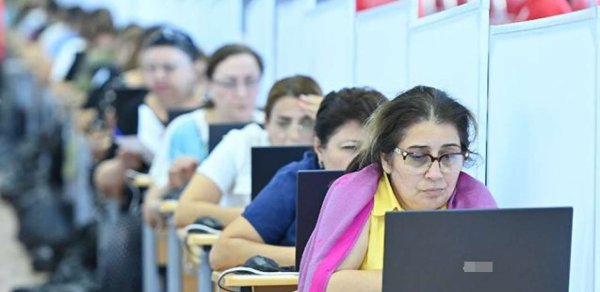 2198 müəllim bu sadə suala cavab verə bİlmədi - FOTO