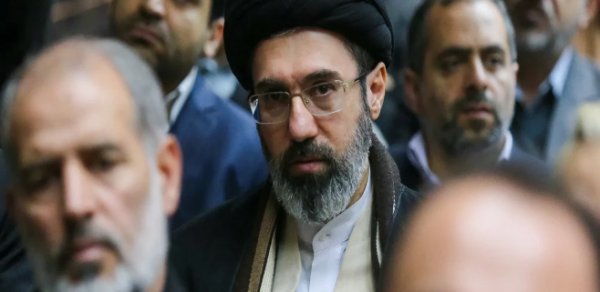 ABŞ-ın müharibə naziri: Müctəba Xamenei yaralı və əlildir