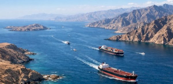 İran Hörmüzdən hansı gəmilərin və necə keçə biləcəyini AÇIQLADI