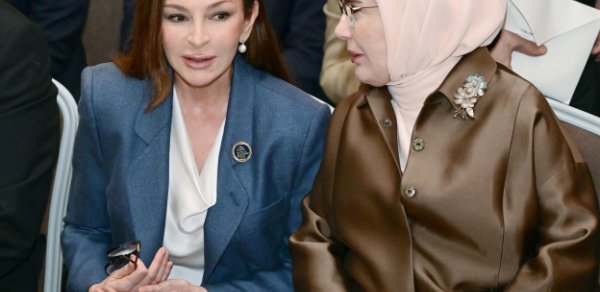 Birinci xanımlar Antalya Forumununda - Foto