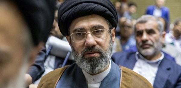 Müctəba Xamenei: İran donanması döyüşə hazırdır