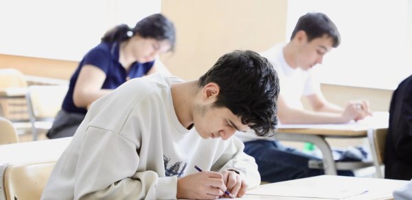 9 nəfərdə telefon aşkarlandı - İmtahandan çıxarıldılar