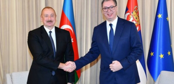 Aleksandar Vuçiç İlham Əliyevə zəng edib