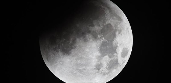 Çin Ayda iki yeni mineral kəşf etdi
