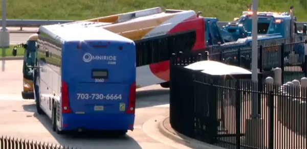 Pentaqon yaxınlığında iki avtobus toqquşub, azı 23 nəfər xəsarət alıb