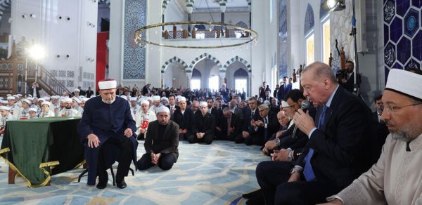 Ərdoğan Quran oxudu - VİDEO