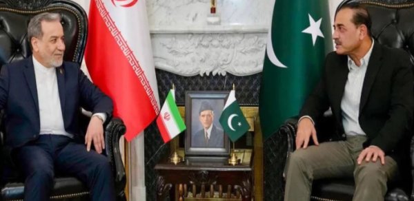 İran XİN rəhbəri Tehranın tələblərini Pakistana çatdırıb