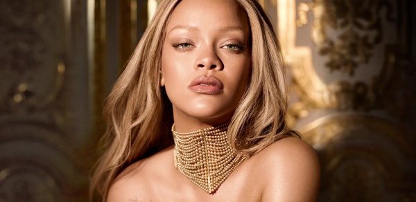 Rihanna müəlliminə ev aldı