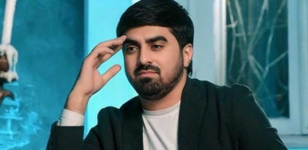 "Səhnə müğənninin yeridir və boş olmalıdır" - Pünhandan tənqidlərə cavab