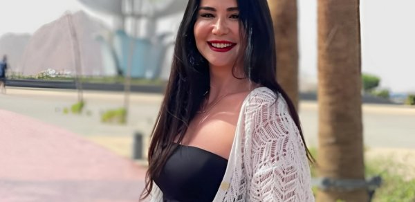 "Anam yaşındasan, ayıb olsun" - FOTO