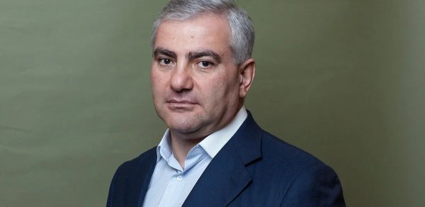 Ermənistanda Karapetyanın partiyasının tərəfdarları rüşvətə görə saxlanıldılar