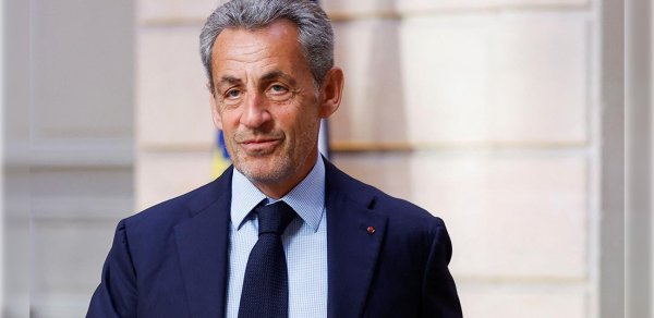 Nikolya Sarkozi həbs cəzasından azad edildi