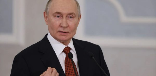 Putin Zelenski ilə görüşməyə hazırdır: Son nöqtə olmalıdır