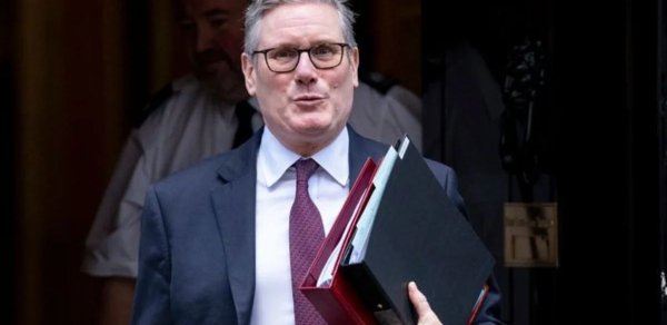 Britaniyada Starmerə görə istefalar başladı