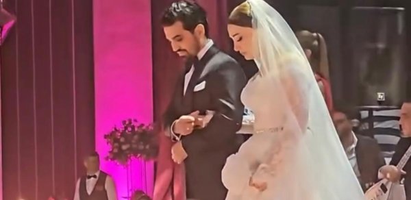 Cəmil Əfəndi tanınmış müğənni ilə ailə qurur- TOYDAN VİDEO