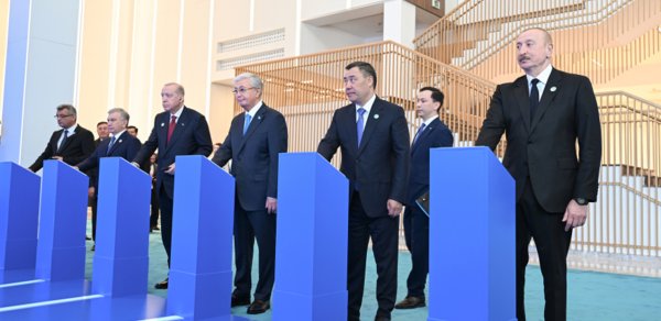 Prezidentlə həmkarları təməlqoyma mərasimində - Fotolar