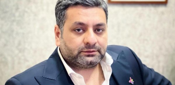 Elcanın səhhətində problem yarandı - FOTO