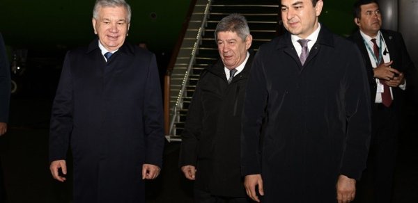 Mirziyoyev Azərbaycana gəldi - FOTO