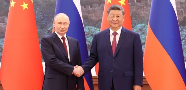 Putin: Rusiya və Çin qlobal problemlərin həllinə töhfə verir