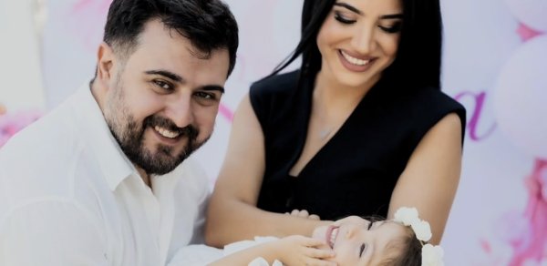 Bu foto illə boşanma iddialarına son qoydular