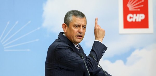 Özgür Özel CHP parlament qrupunun sədri seçilib