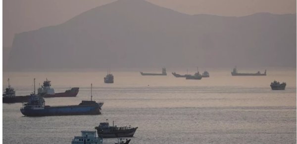 SEPAH: Son sutkada Hörmüz boğazından 25 gəmi keçib