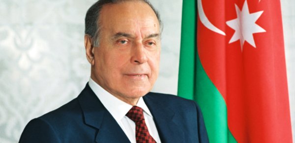 Ulu Öndər Heydər Əliyevin siyasi iradəsi Azərbaycan dövlətçiliyini qorudu