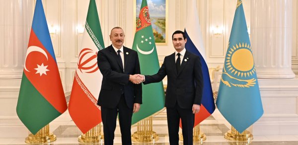 Sərdar Berdiməhəmmədov İlham Əliyevi təbrik etdi