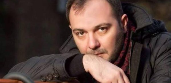 "Anam ölən günün səhəri səhnəyə çıxdım" - Əməkdar artist