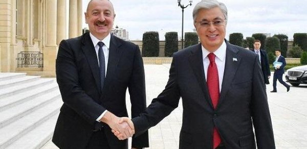 Kasım-Jomart Tokayev İlham Əliyevi təbrik edib