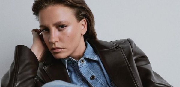 Serenay Sarıkaya sərbəst buraxıldı
