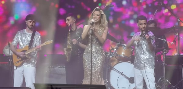 Röya Tbilisidə ilk konsertini verdi - VİDEO