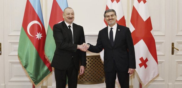 İlham Əliyev Kavelaşvilini təbrik etdi