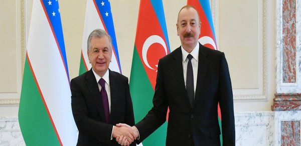 Şavkat Mirziyoyev Prezident İlham Əliyevi təbrik etdi