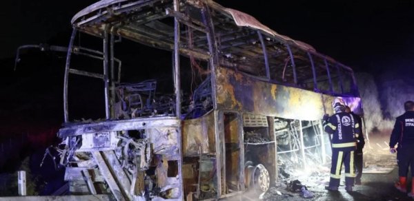Türkiyədə sərnişin avtobusu yanıb, ölənlər var