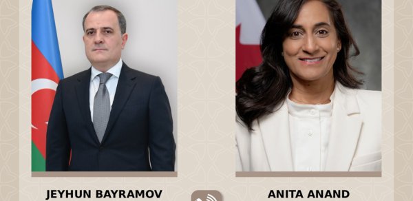 Ceyhun Bayramov kanadalı həmkarı ilə danışdı