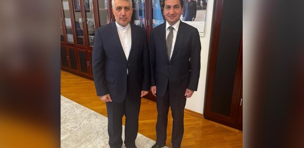 Hikmət Hacıyev İran səfiri ilə görüşdü