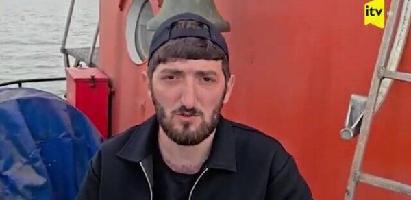 Vurulan gəmidə sağ qalan azərbaycanlı danışdı - VİDEO