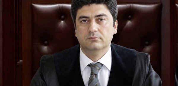 Məhkəmə sədrinə ağır itki