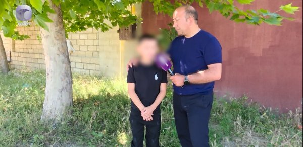 Sarayda idman müəllimi tərəfindən döyüldüyü deyilən şagird DANIŞDI - VİDEO