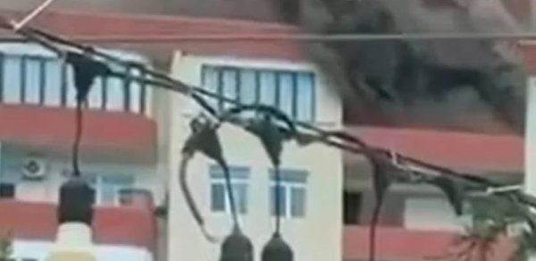Binəqədidə çoxmərtəbəli yaşayış binasında yanğın söndürülüb