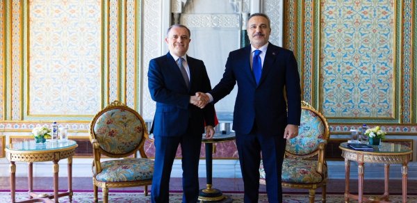 Azərbaycan və Türkiyə XİN rəhbərləri İstanbulda görüşdü